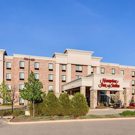 Hampton Inn & Suites West Bend Exterior photo